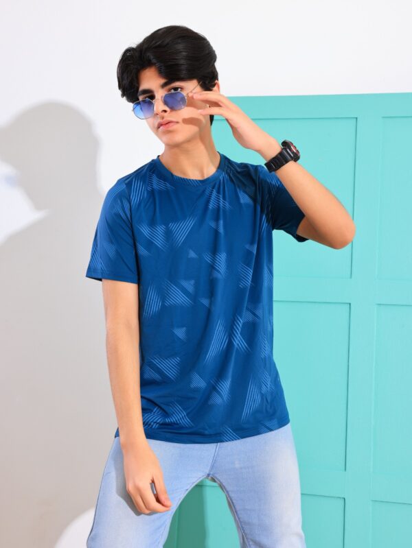 ⁦Blue T-shirt⁩ - الصورة ⁦2⁩