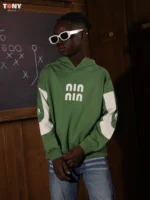 ⁦هودي قطن صيفي للأولاد بشعار هندسي: 3 أنماط رياضية⁩ - الصورة ⁦3⁩