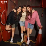 ⁦بلوزة صيفية قطنية للبنات بتصميم بسيط: 3 إطلالات أساسية 2026⁩ - الصورة ⁦5⁩